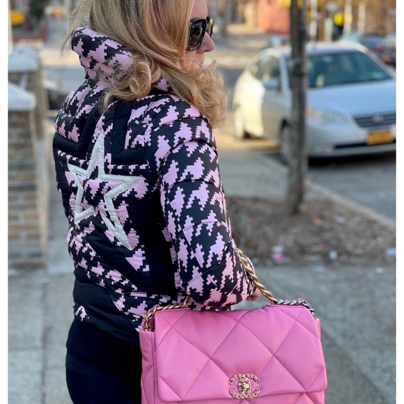 Hi I'm Julie Rose, a fashion blogger and reseller! - Picture 12 of 12